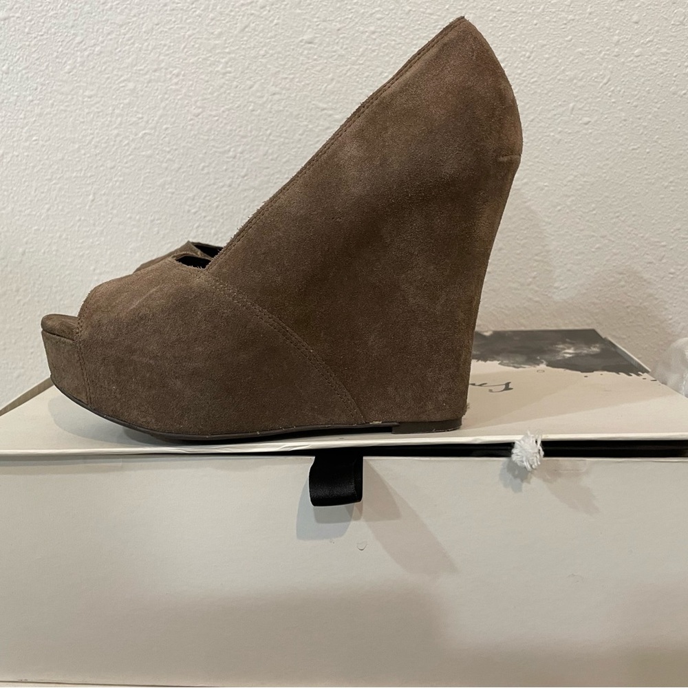 Elizabeth and James Taupe Suede wedges - Picture 2 of 6